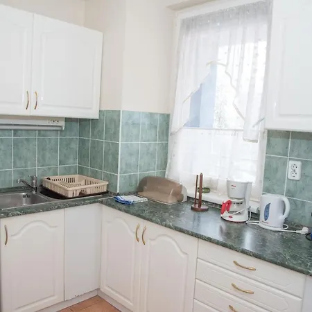 Centrum 2 Apartmanok Апартаменты *
