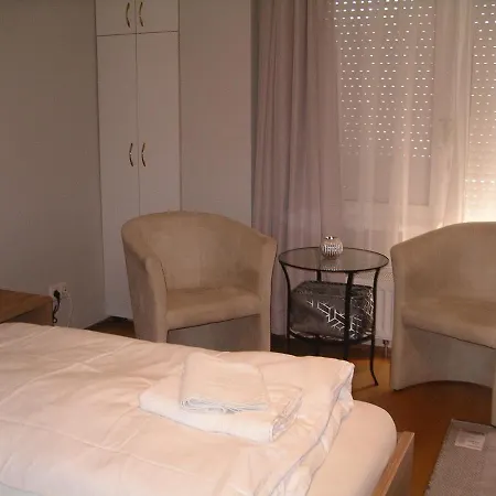 Апартаменты Centrum 2 Apartmanok *