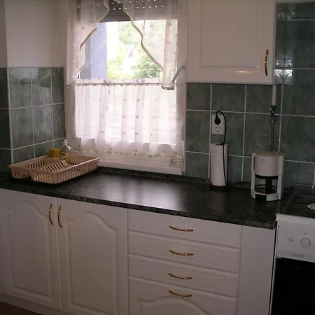 Apartment Centrum 2 Apartmanok Heviz