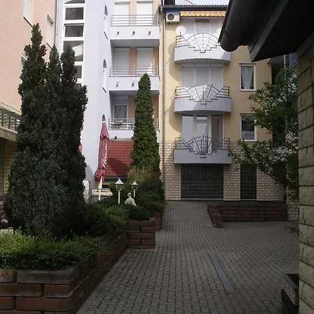 Centrum 2 Apartmanok Апартаменты Хевиз