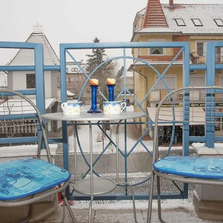 Centrum 2 Apartmanok Апартаменты *