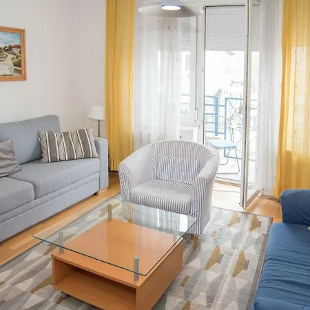 Centrum 2 Apartmanok Апартаменты *