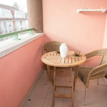 Centrum 2 Apartmanok Апартаменты