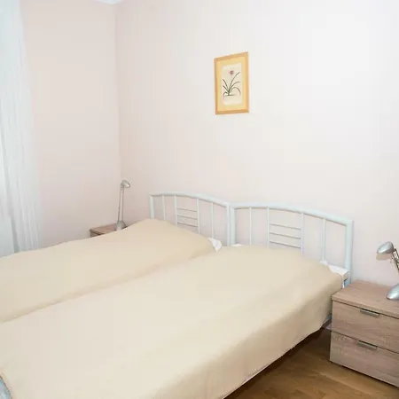 Centrum 2 Apartmanok Апартаменты