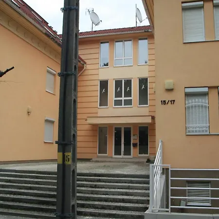 Апартаменты Centrum 2 Apartmanok *