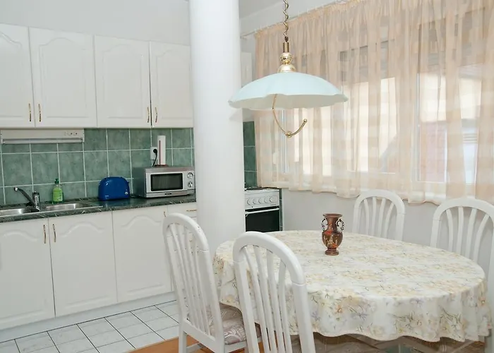 Apartamento Centrum 2 *