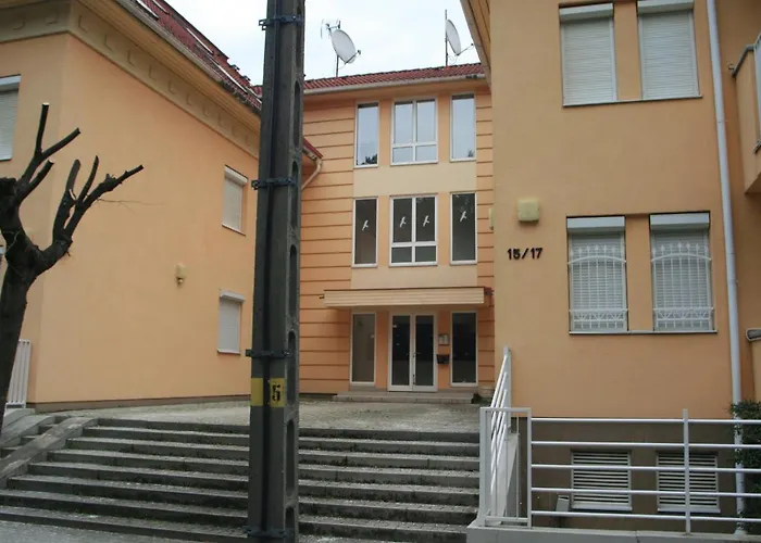 Apartamento Centrum 2 *